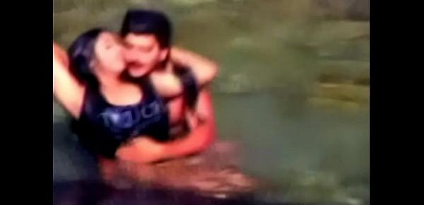  Mallu young beauty hugh boob grab in river.What is the movie actress name please